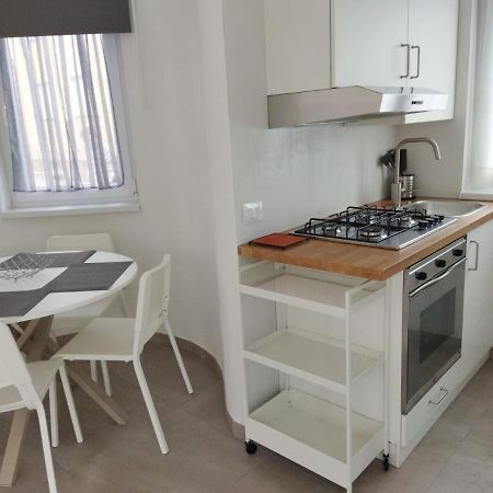 Riva'S Slim House 2 Apartment Exterior foto